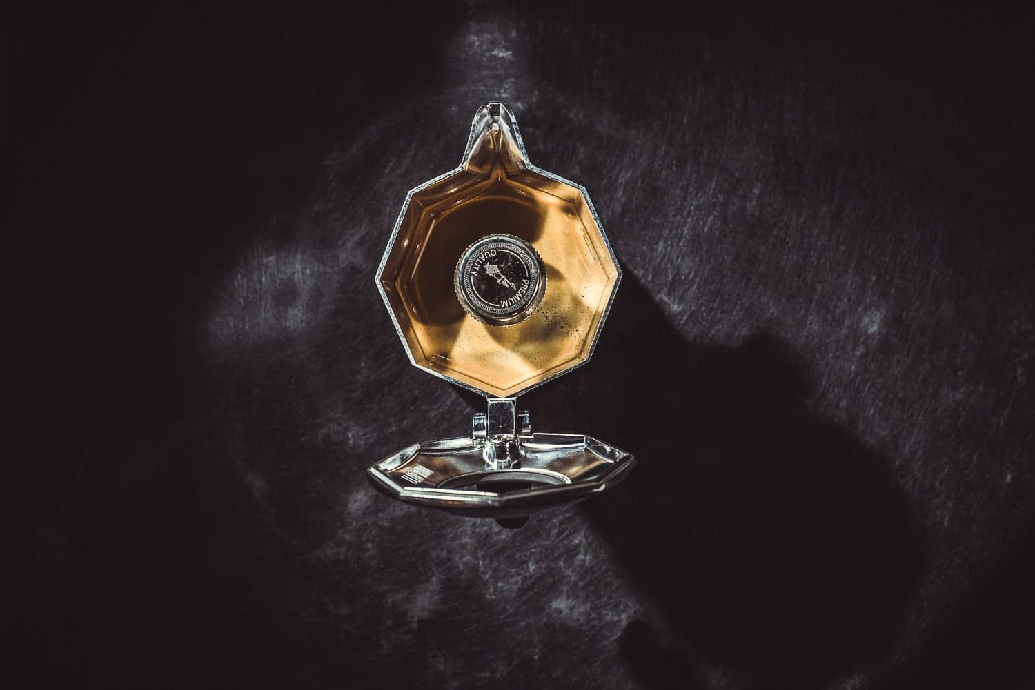 Emotionale Produktfotografie eines Espressokochers während eines Shootings für den Internetauftritt in Remscheid